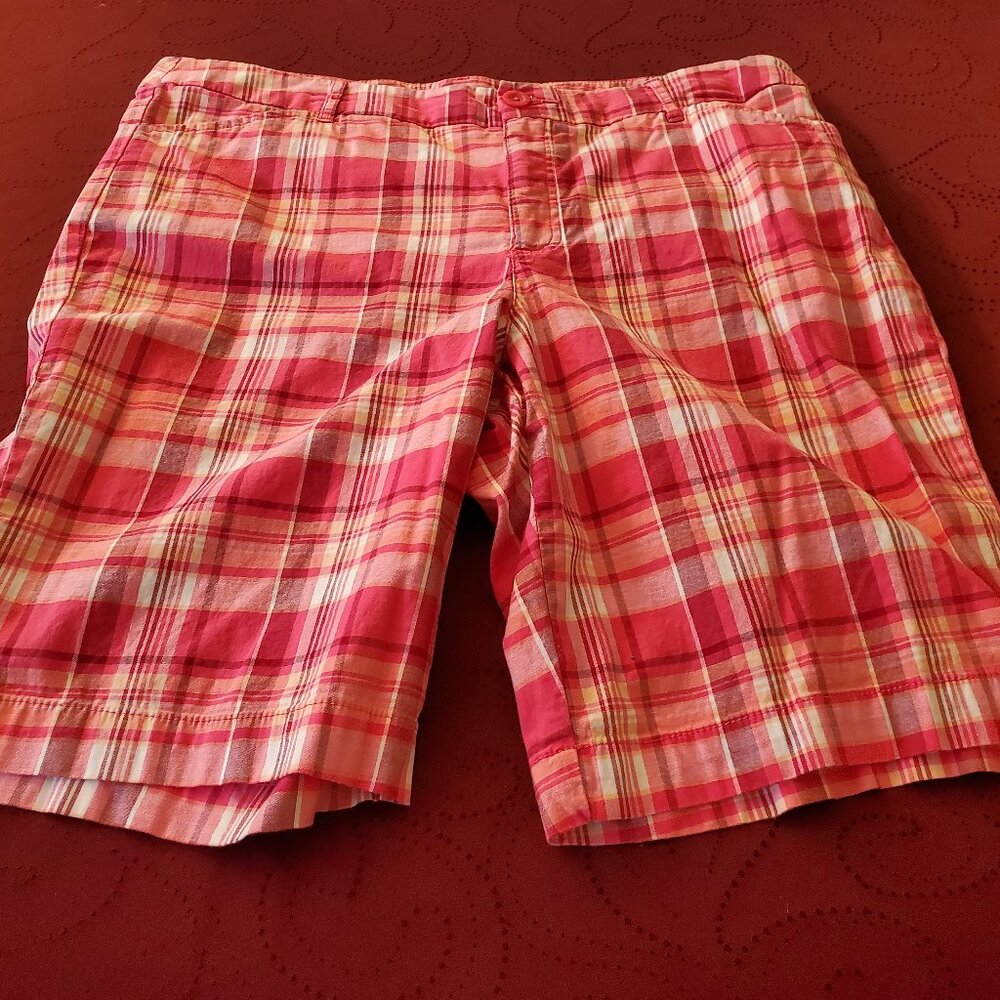 Golf type shorts